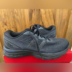 New - New Balance Black m880tb9 size 13 men’s shoes